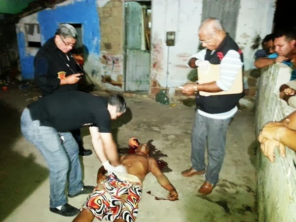 Homem é morto por não entregar amigo no Bairro dos Novais 1 20131020 025622
