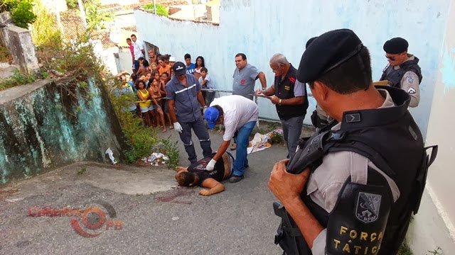 Jovem é assassinado a tiros na Avenida Beira Rio em João Pessoa 2 20131102 152013
