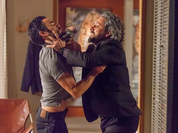 ‘Império': veja como José Pedro, o vilão frustrante, mata o pai 2 imperio2