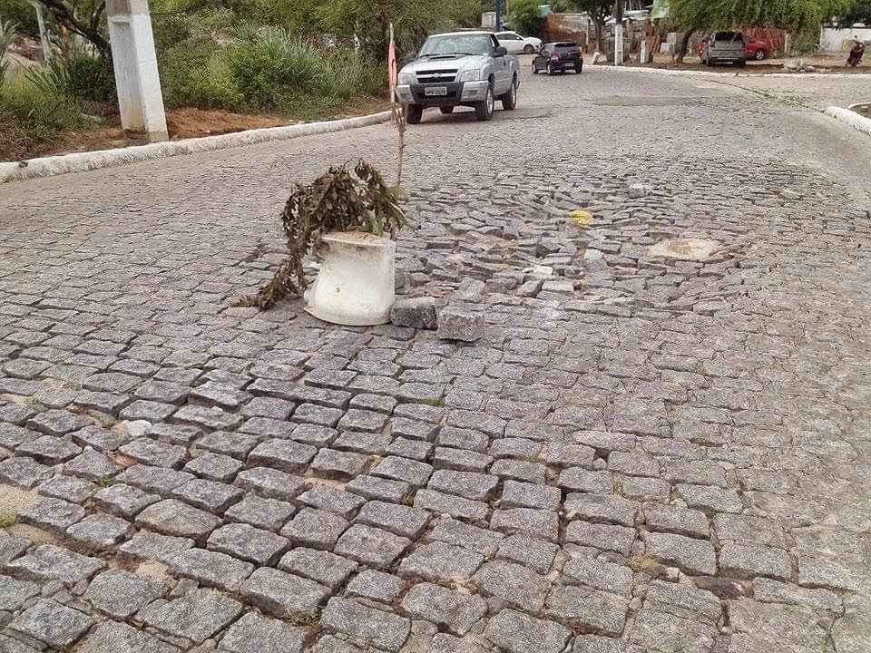 Descaso: Santa Rita entregue aos vasos sanitários 1 vaso1