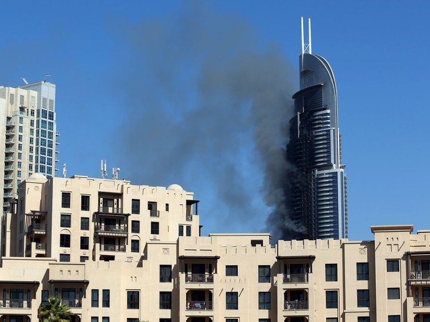 Focos de incêndio continuam ativos no hotel em Dubai 1 dubai