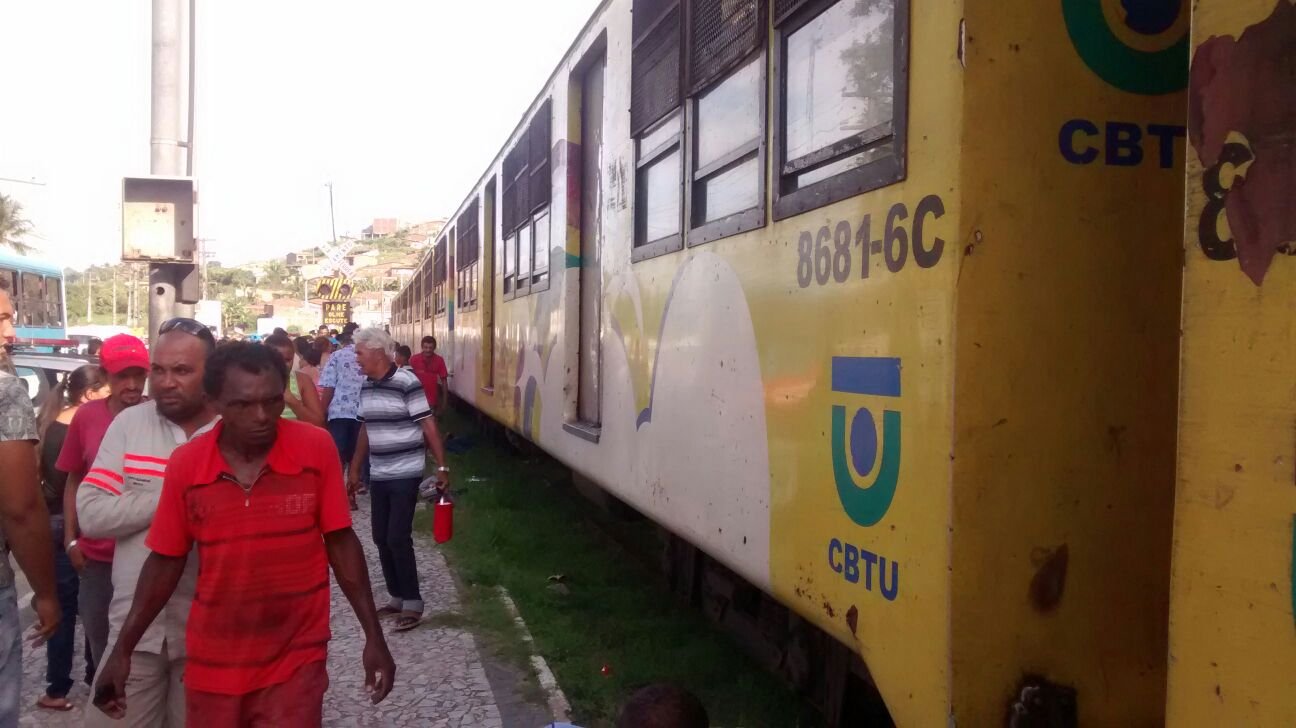 Acidente entre trem e ônibus deixa três mortos em Santa Rita 1 20160229123135