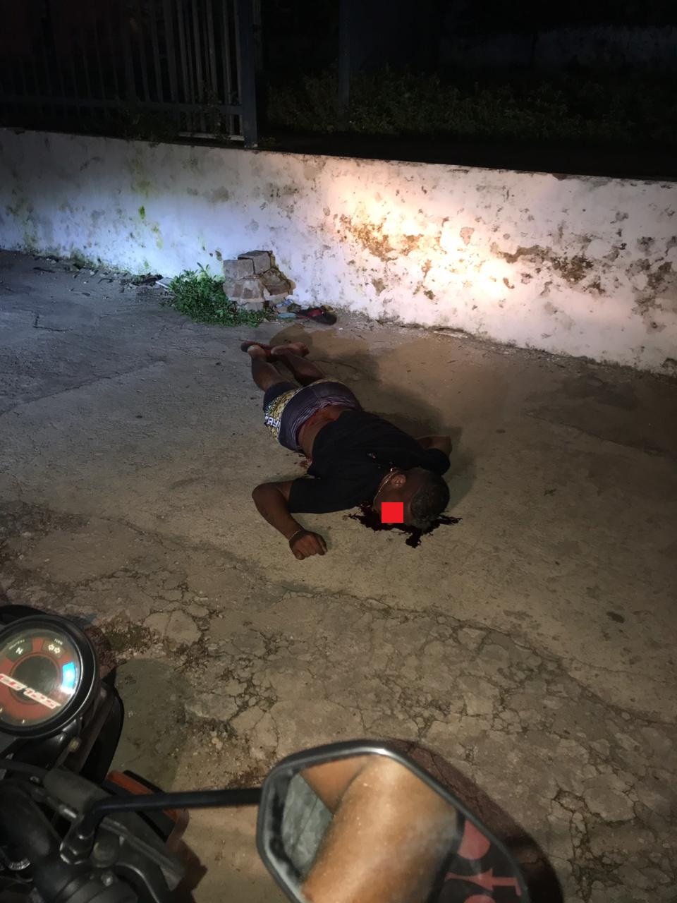 Jovem é executado com vários tiros na Praça do Povo 1 Assassinato