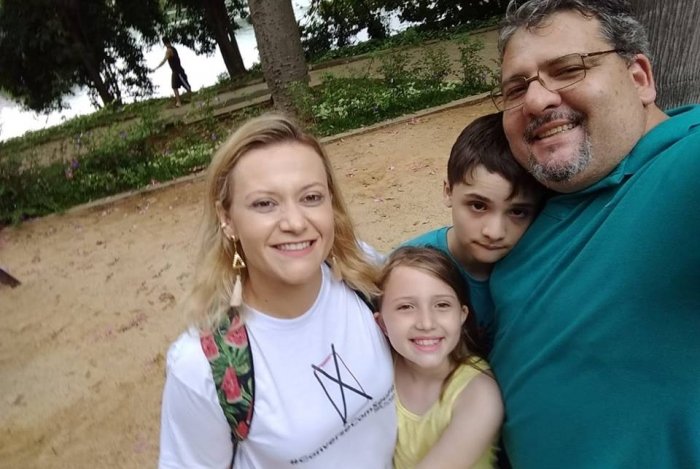 Pais voltam a ficar atentos com Momo ensinando suicídio em vídeos infantis 2 1 18 familia momo rep 10231484