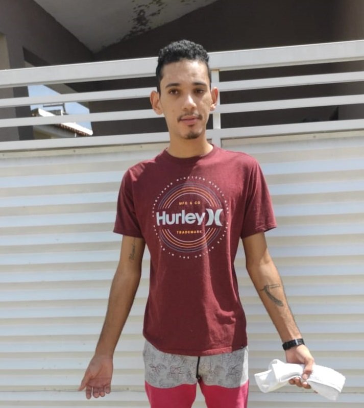 Jovem preso por roubo estava em casa no momento do crime