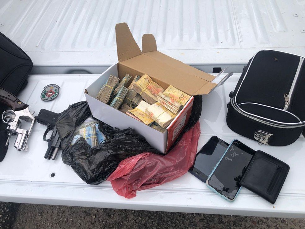 TROCA DE TIROS ENTRE POLÍCIA E SUSPEITOS DE ASSALTO DEIXA QUATRO FERIDOS, EM JOÃO PESSO