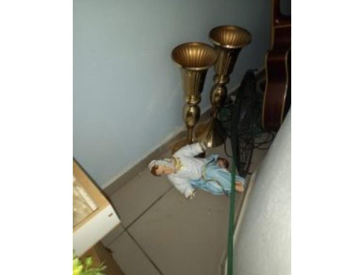 Homem com sinais de embriaguez invade igreja e quebra imagem de santo, no Vale do Piancó
