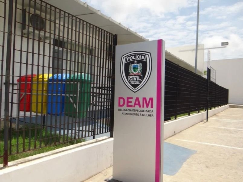 Homem é preso após tentar matar a companheira a facadas em Bayeux