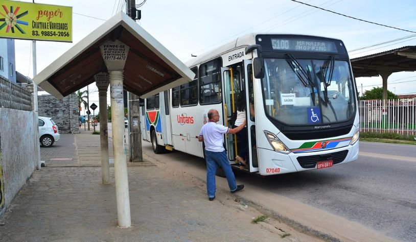 Linhas de ônibus são reforçadas para show de Frei Gilson neste sábado (27)