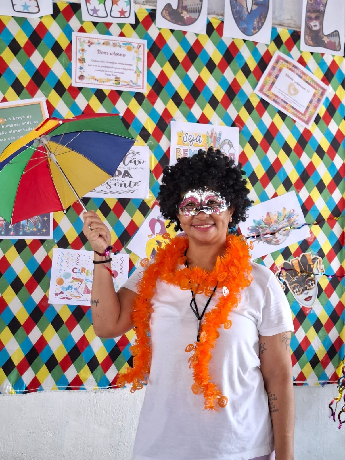 Festa carnavalesca marca retomada das aulas na Maria Júlia Maranhão