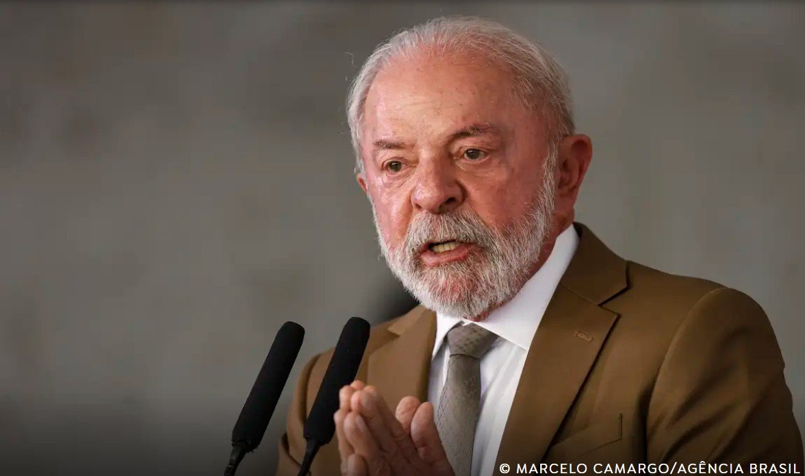 Lula anuncia fim da ‘taxa das blusinhas’; compras até U$ 50 não serão taxadas
