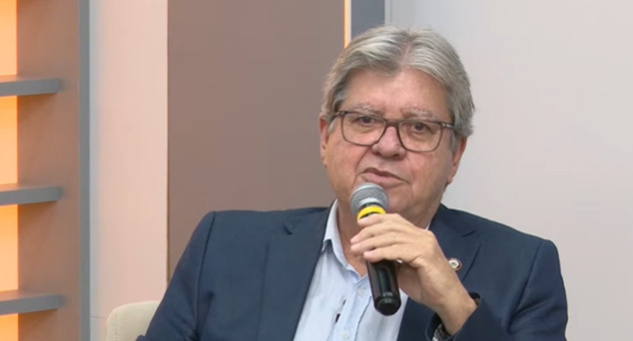 João garante apoio à reeleição de Leo, se tiver voto do prefeito para senador