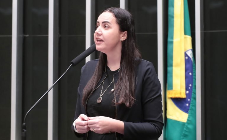Comissão aprova proposta que obriga escolas a comunicar suspeita de trabalho infantil