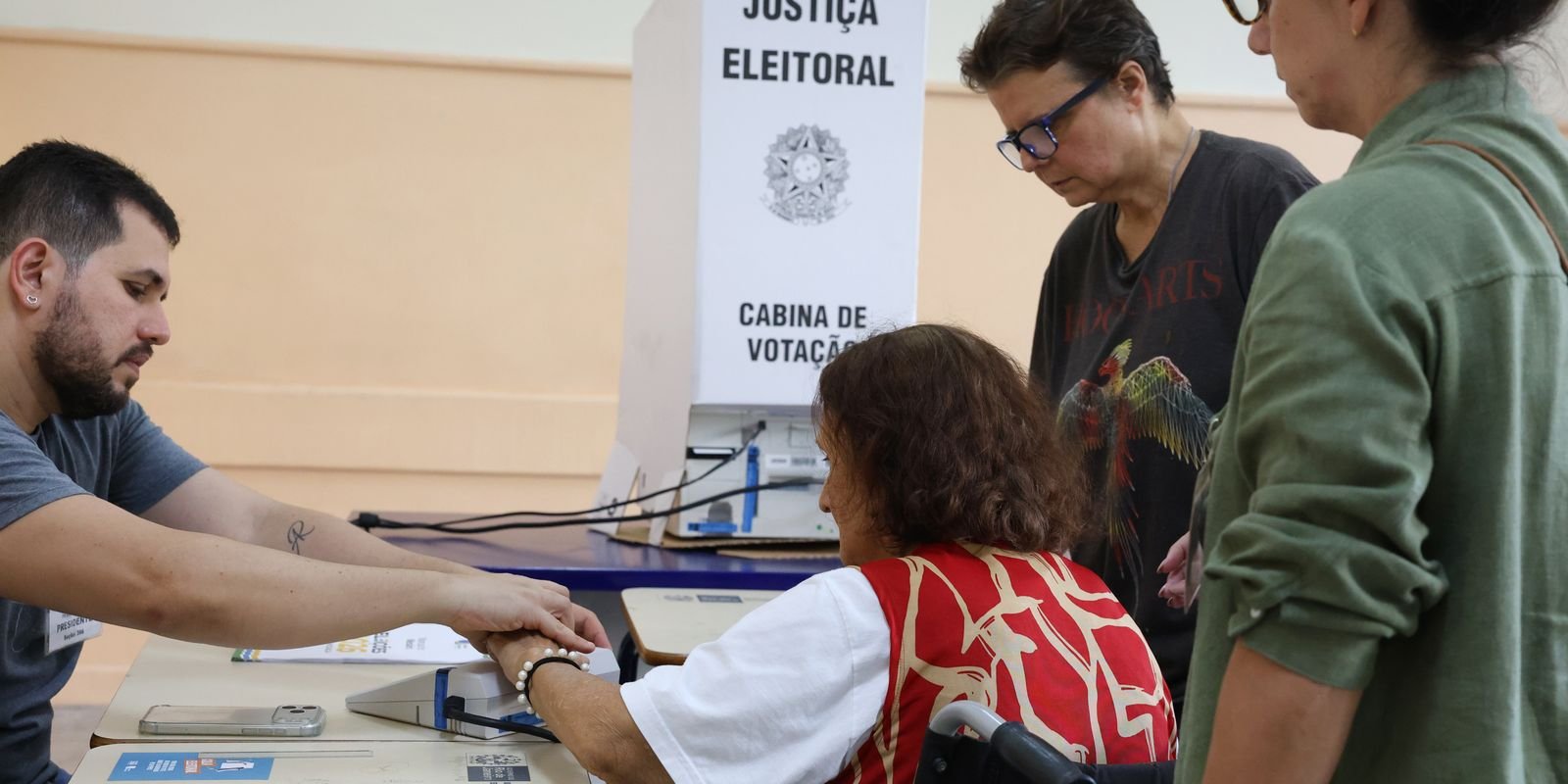 Primeiro turno contou com 43% mais eleitores de ao menos 70 anos Primeiro turno contou com 43% mais eleitores de ao menos 70 anos