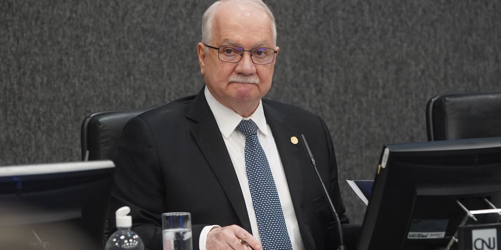 Fachin arquiva mais cinco investigações do Inquérito das Fake News Fachin arquiva mais cinco investigações do Inquérito das Fake News