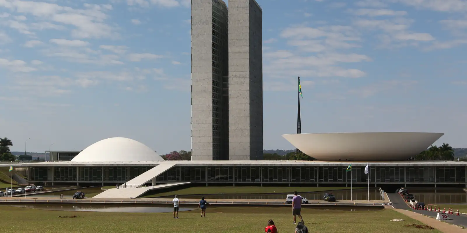 Calendário especial pode acelerar votação da PEC do fim da escala 6×1 Calendário especial pode acelerar votação da PEC do fim da escala 6×1