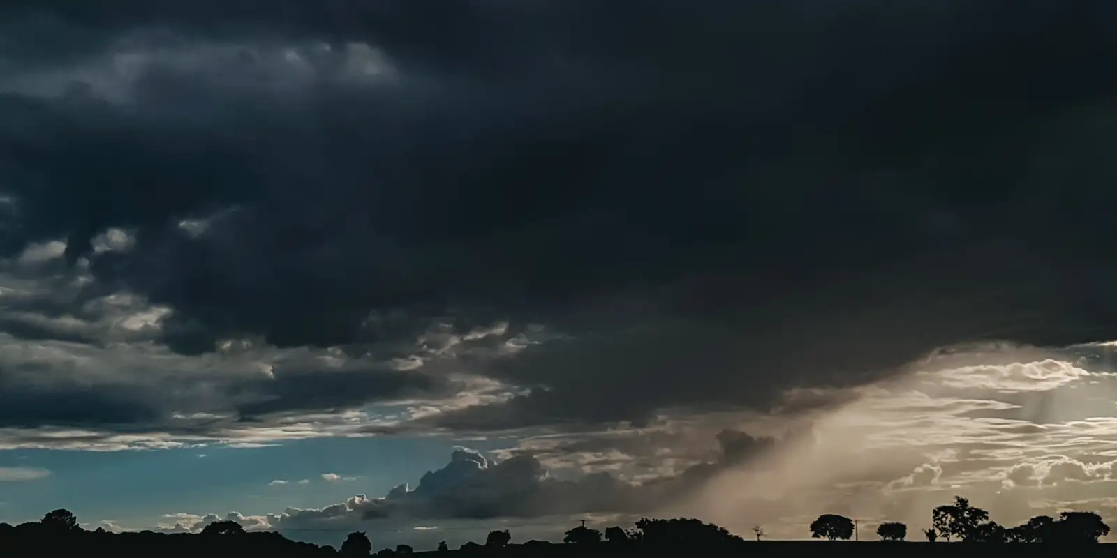 Feriado tem alerta para tempestades em quase todo o país Feriado tem alerta para tempestades em quase todo o país