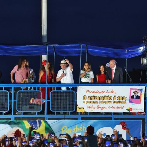 “Ato vergonhoso”, diz Lula sobre fuga de Flávio Bolsonaro