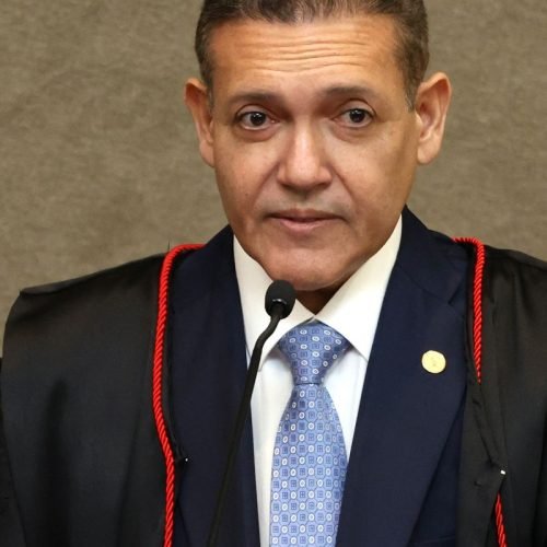 Kassio atende Flávio e suspende circulação de jornal de sindicato