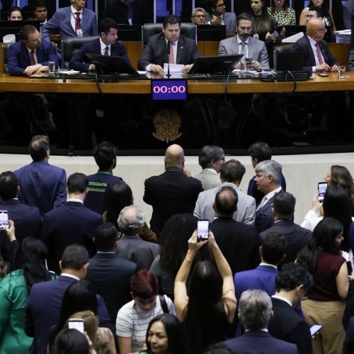 Alcolumbre marca votação da PEC pelo fim da 6×1 para quarta-feira