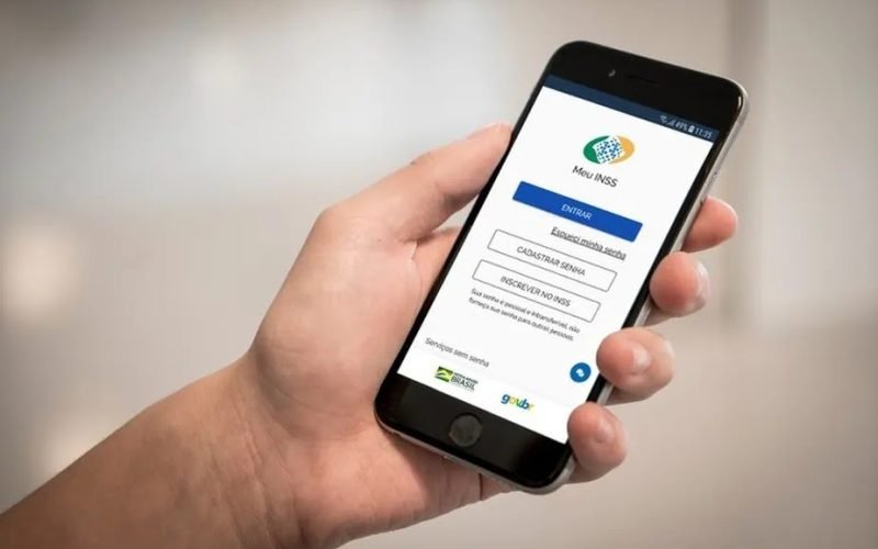 Aposentados começam a receber alerta sobre descontos indevidos do INSS nesta terça (13)