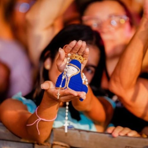 Festa das Neves 2025 começa neste domingo com show da banda Colo de Deus