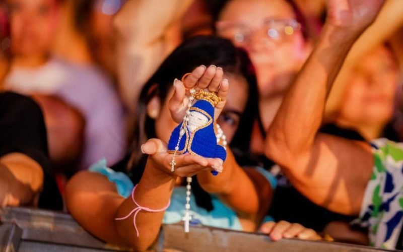 Festa das Neves 2025 começa neste domingo com show da banda Colo de Deus