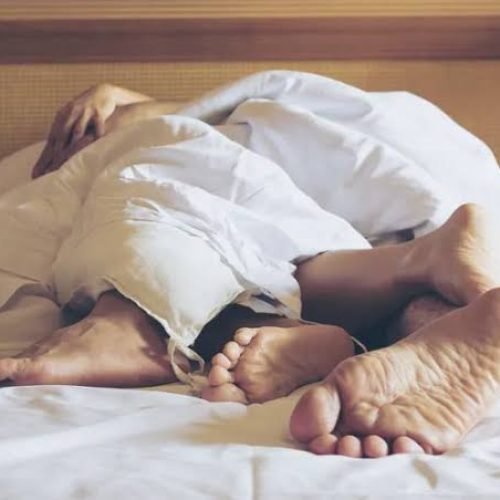 Condomínio proíbe sexo depois das 22 horas e estabelece multa de R$ 237 para quem descumprir