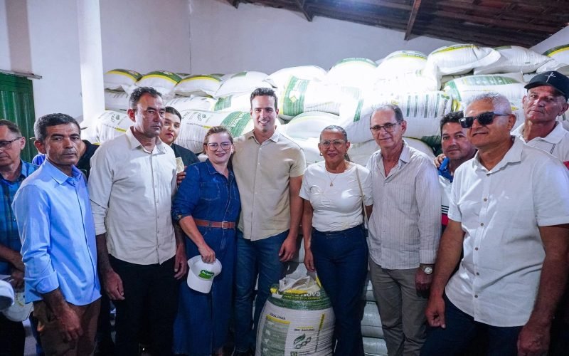 Lucas Ribeiro entrega Polo de Ração Subsidiada em Monteiro e participa da Expo Prata, no Cariri paraibano
