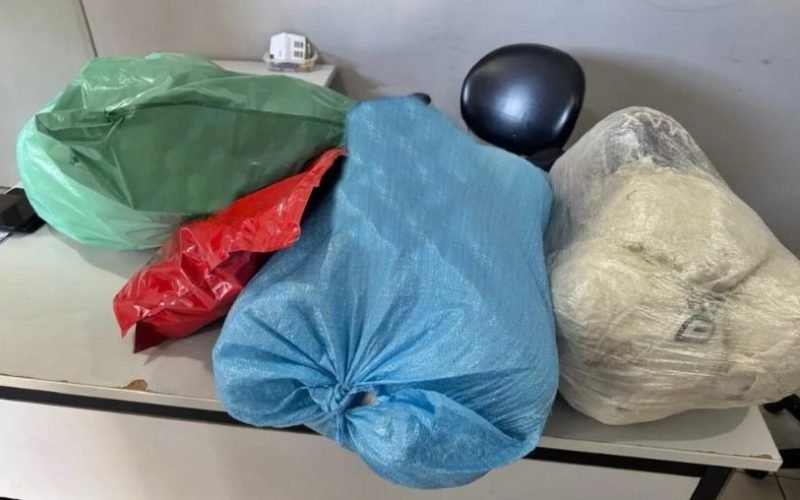 Pai e filho são presos com 25kg de maconha na BR-230, em Santa Rita