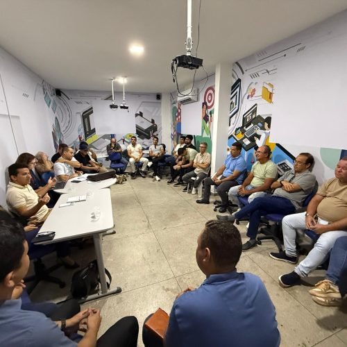 Prefeito Jackson Alvino se reúne com construtores para discutir avanços na construção civil em Santa Rita