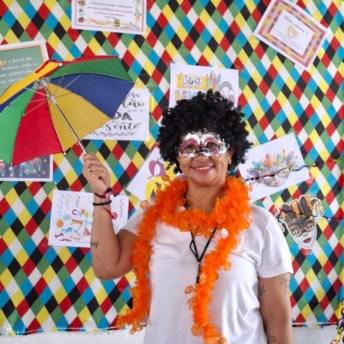 Festa carnavalesca marca retomada das aulas na Maria Júlia Maranhão