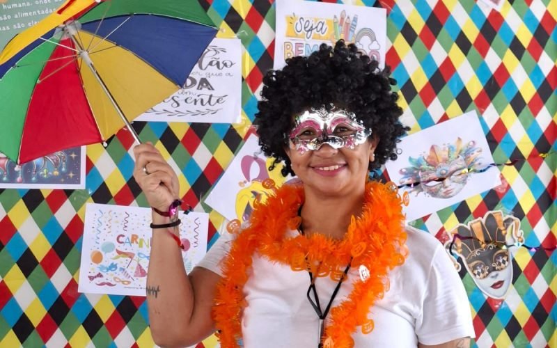 Festa carnavalesca marca retomada das aulas na Maria Júlia Maranhão