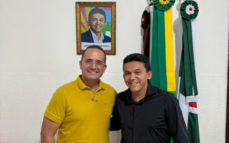 Vereador João Alves deixa base de Felipe Leitão e adere ao grupo de Jackson Alvino*