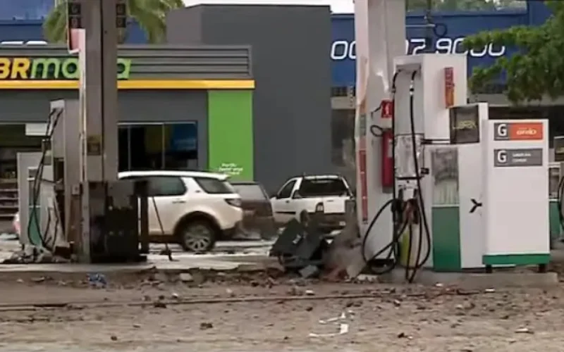 Posto de gasolina na BR-101, em João Pessoa, tem cofre explodido