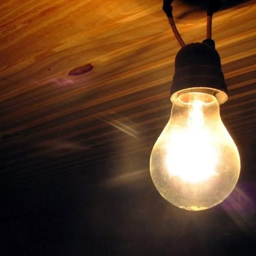 Aneel mantém bandeira verde e conta de luz não terá aumento