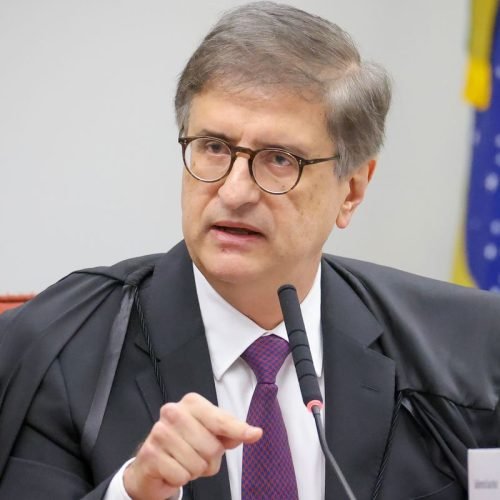 PGR não vê abuso de André Mendonça em investigação contra Moraes