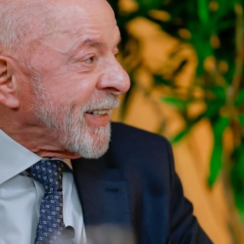 Lula diz que vai entregar amanhã ao TSE pedido de abertura de sigilo