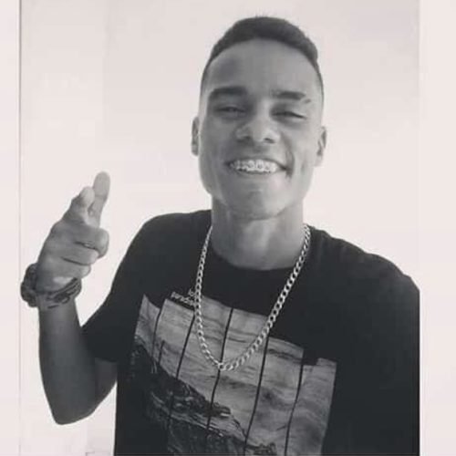Jovem é assassinado a tiros em praça no Tibiri II
