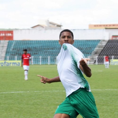 Davó pede música ao Fantástico após quatro gols e explica apelido