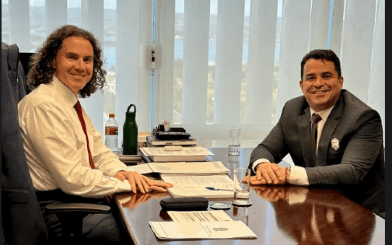 Pedrito Gomes, ex-prefeito de Cruz do Espírito Santo, busca fortalecer sua base política para 2026 em Brasília