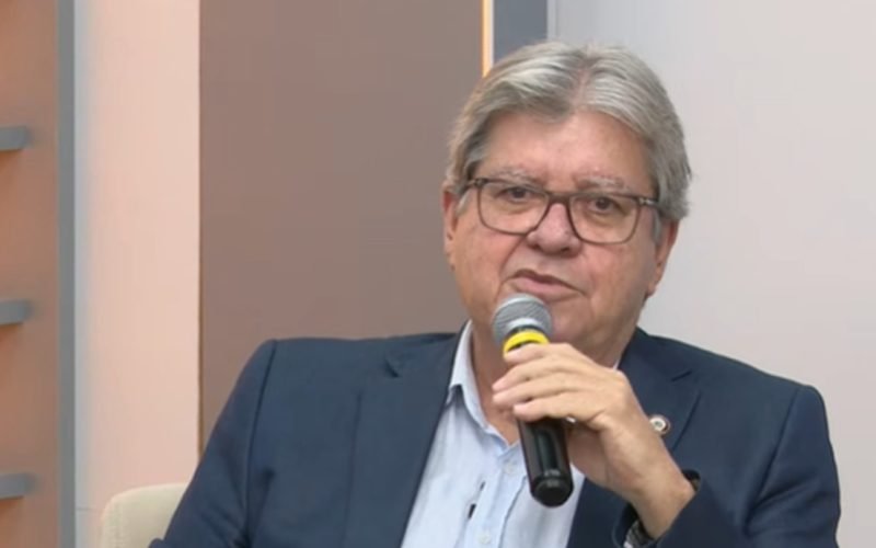João garante apoio à reeleição de Leo, se tiver voto do prefeito para senador