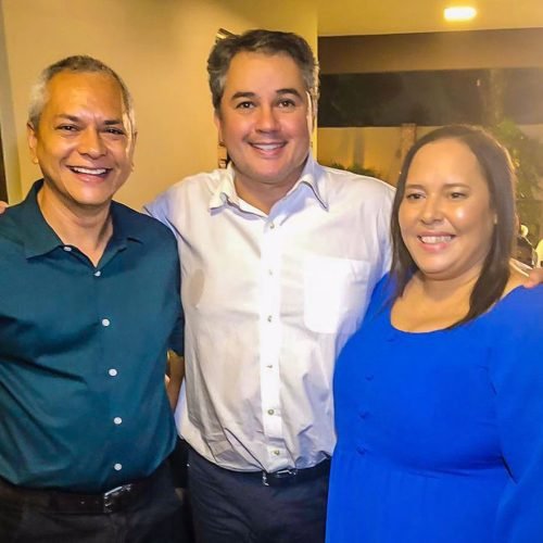 Ao lado do Major Neto, Efraim canta, dança e comemora aniversário de aliada em Santa Rita