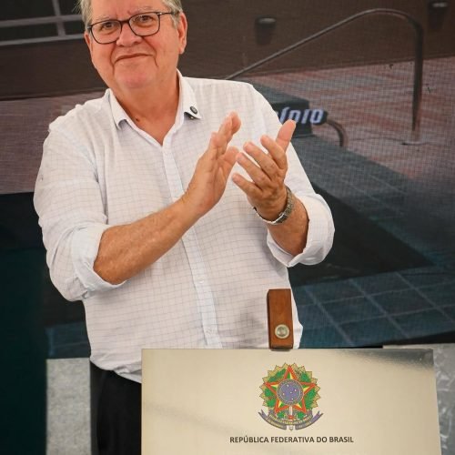 Pesquisa aponta João Azevêdo como líder em aprovação no Norte/Nordeste