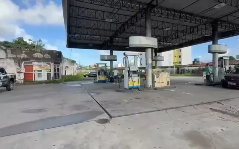 Criminosos tentam explodir cofre de posto de combustíveis no Valentina