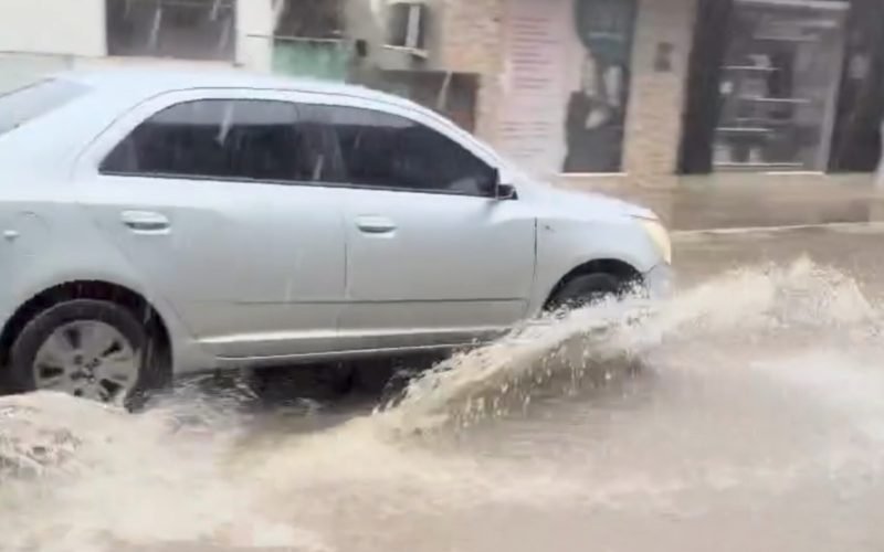 Inmet alerta para chuvas intensas e ventos fortes de até 100km/h para Santa Rita e outros municipios, até 10 horas de domingo (16)