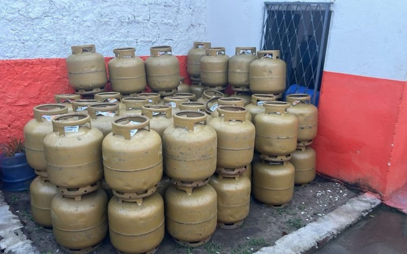 Carga roubada com mais de 200 botijões é recuperada em Santa Rita