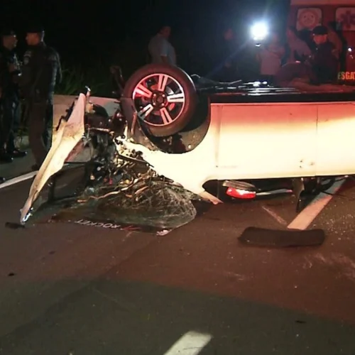 Motorista perde o controle do carro e capota várias vezes em Santa Rita