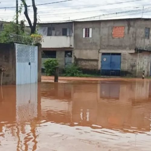 Bombeiros encontram corpo de mulher levada por correnteza