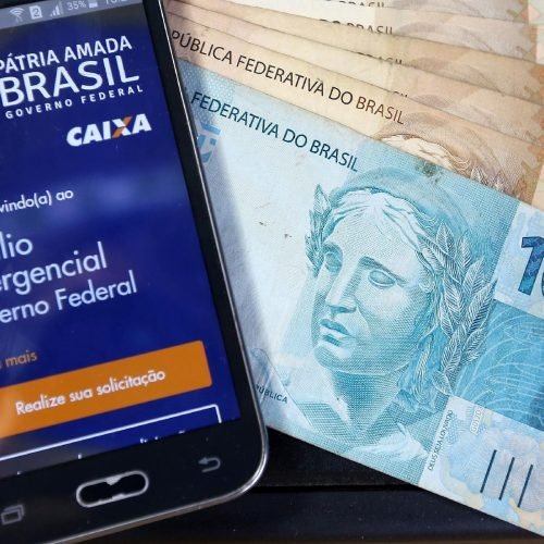 Auxílio emergencial: Caixa paga parcela a 4 milhões nesta sexta; veja quem recebe